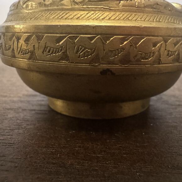 VTG Brass Ashtray Handmade Ornate Patina 3 Cigarettes Trinket Dish Made in India - Picture 8 of 11